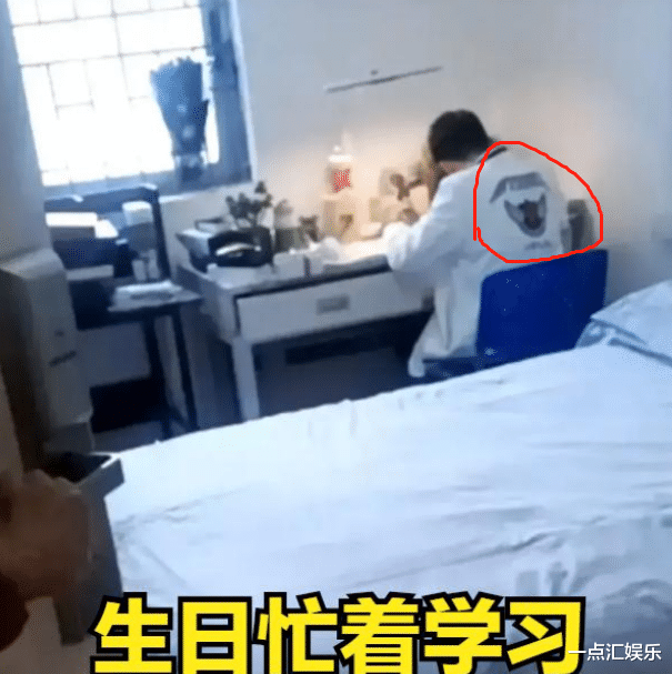 |孙卓白色夹克被“扒”，哥哥穿高档衣服，弟弟穿网友送的特制围裙