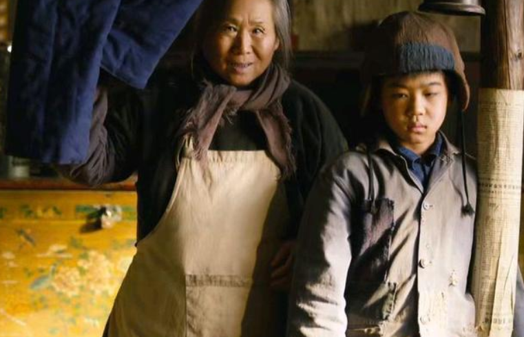 张若昀|人世间：郑母临终前，对郑娟和光明财产的分配，戳痛了人心