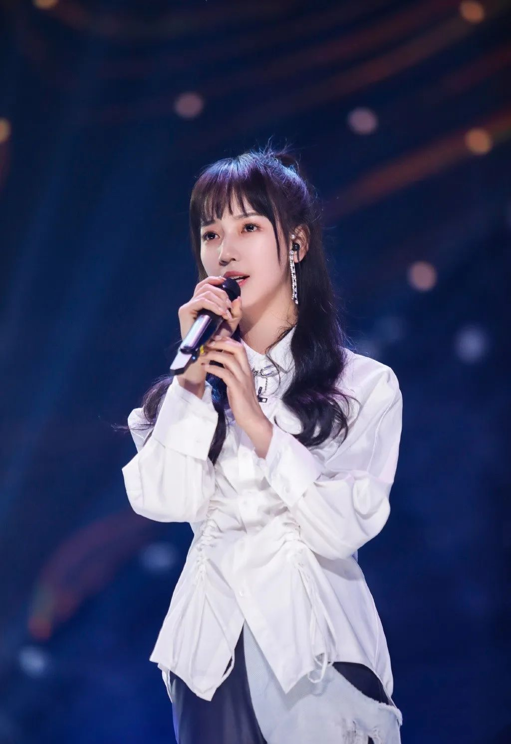 秦牛正威|秦牛正威，从素人到明星的逆袭之路