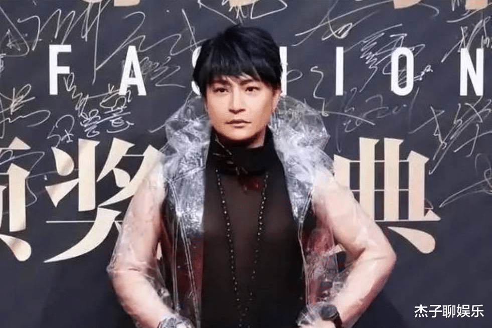 陈志朋|陈志朋前经纪人首谈奇装异服，称是他的要求，其每场演出约30万