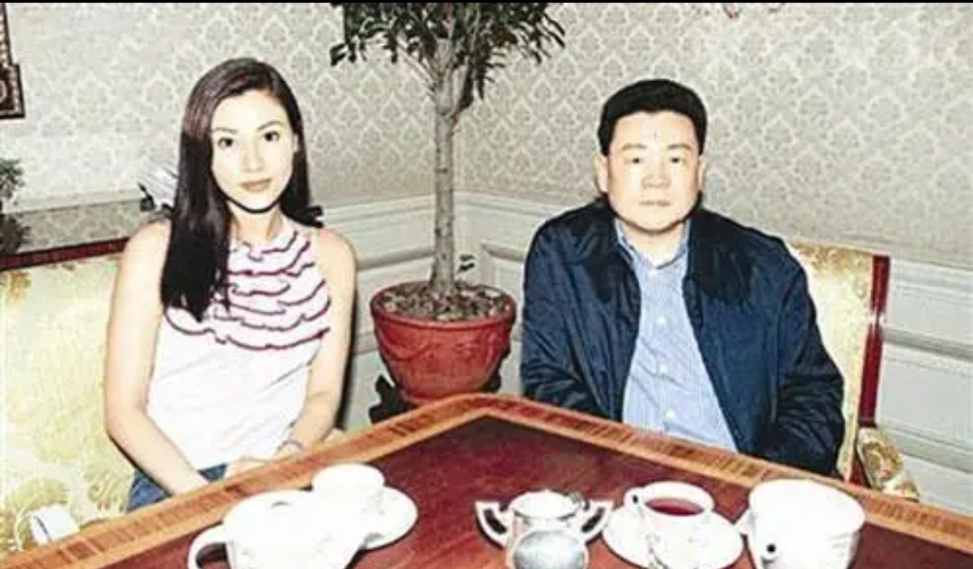 杨采钰|“富豪公交车”李嘉欣生病后，网友竟然这样