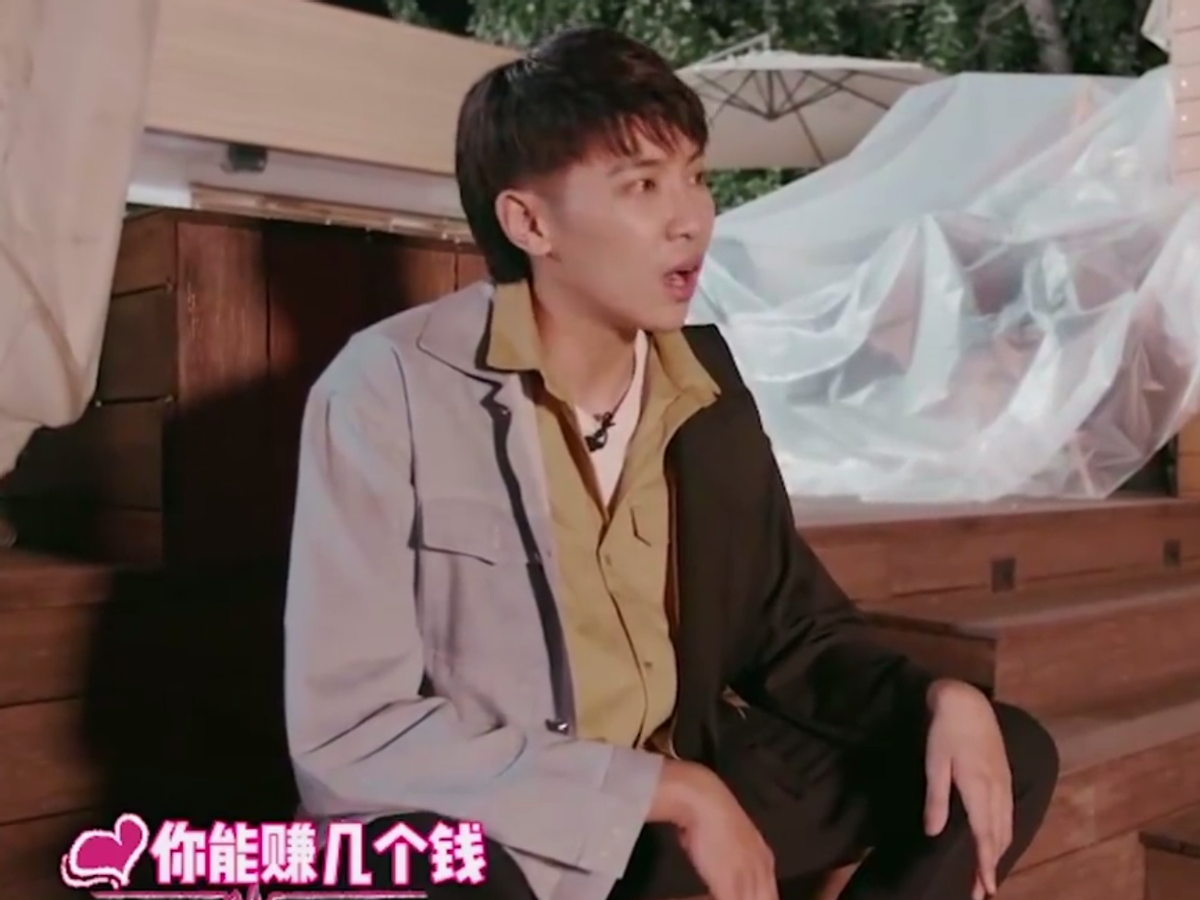 钢管舞|男嘉宾当众羞辱，来相亲的钢管舞美女老师：看你我想吐！