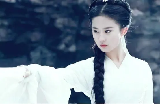 关晓彤|一上镜就崩！我怀疑这10位女星的造型师，都是对手派来的“卧底”