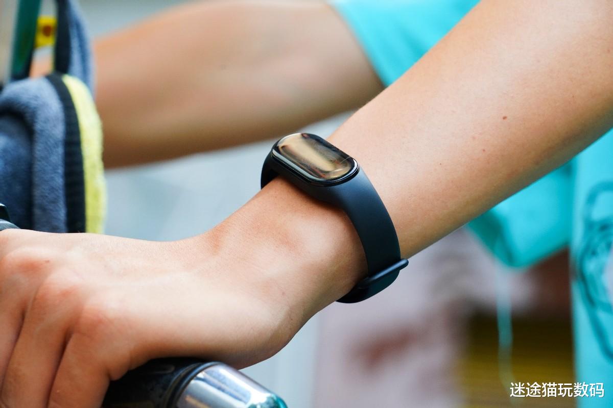 saas|屏幕全新升级：随身携带健康管家，小米手环7上手实测
