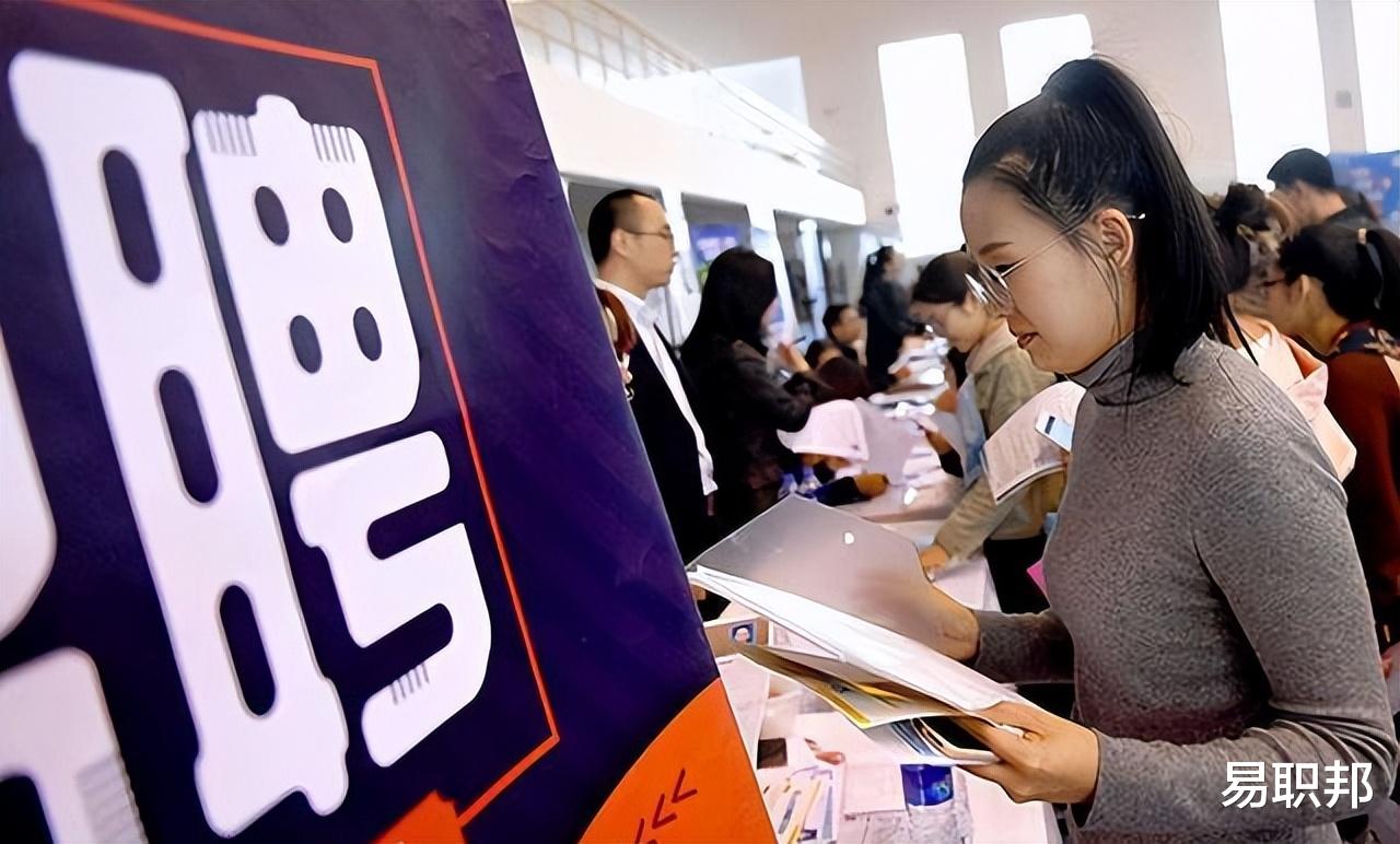 大学|吃亏后才知道，校招和社招之间差别这么大，后悔当初没听老师的话