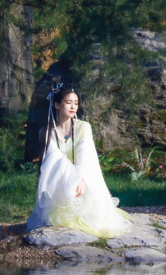 长月烬明|《长月烬明》服化道好高级,白鹿造型令人惊艳