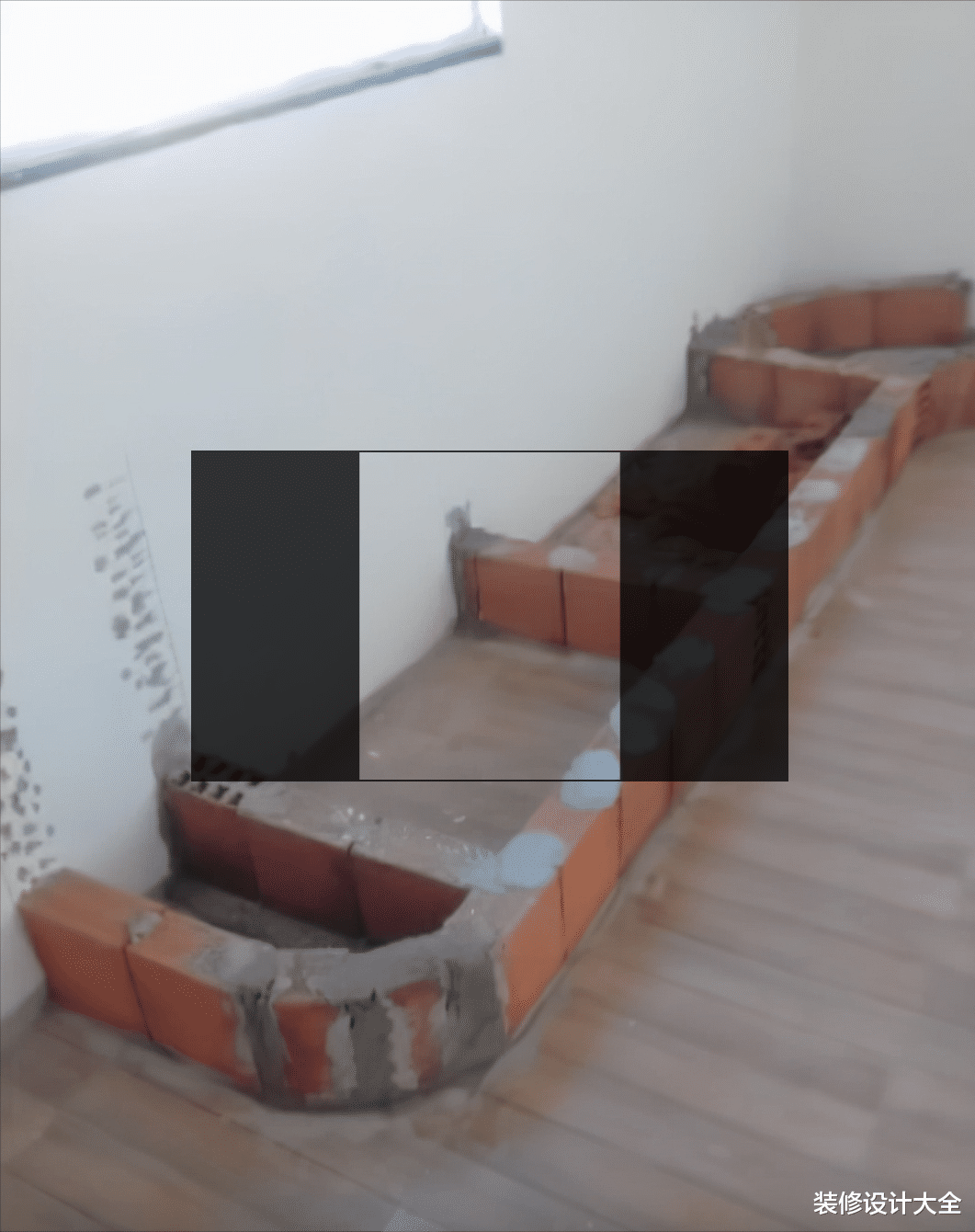 沙发报废后居然用红砖砌一个，刷上白漆，颜值吊打多年都不过时！