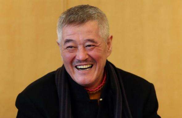 赵本山|赵本山儿子花260万买狗惹争议！年仅25岁，曾花500万买手串自带