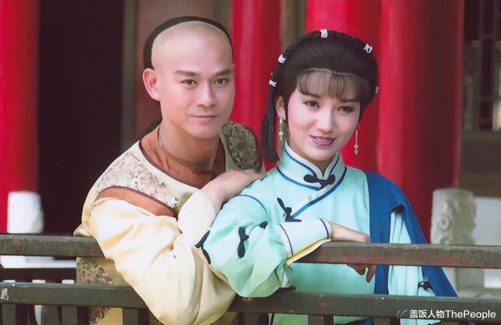 滤镜|不老女神是假的，皱纹横生、干瘪松弛、脸僵肿胀，全靠滤镜和修图