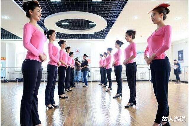 吕燕|红遍全球的超模吕燕，始终不被国人接受，理由是：眯眯眼长相太丑