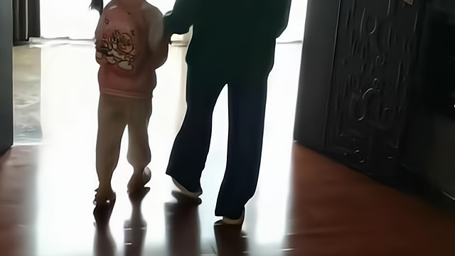 王楠豪宅曝光，装修富丽堂皇不输五星级，连代步工具都是劳斯莱斯