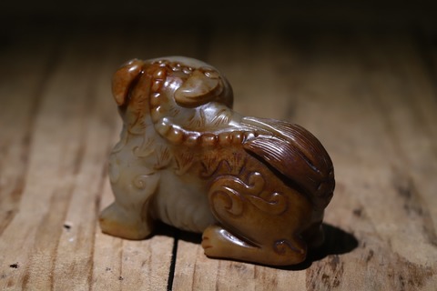 |舊藏和田玉“枣红皮 瑞兽”