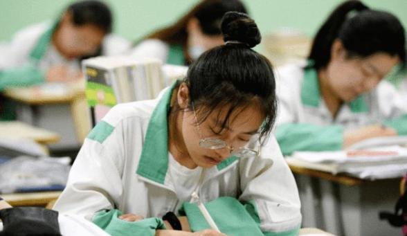 教育部|教育部直属大学排行榜洗牌，浙大黑马跻身前4，西交大进步最明显