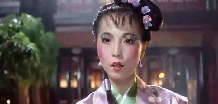 人物设定|内娱女星直播开黄腔,拗人设用力过猛,离谱得粉丝都看不下去