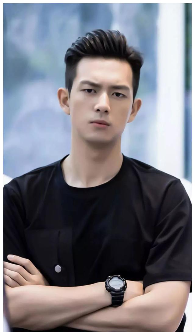 李现|离开杨紫后李现再无代表作，没有水花的他，辜负了当年顶流的热度