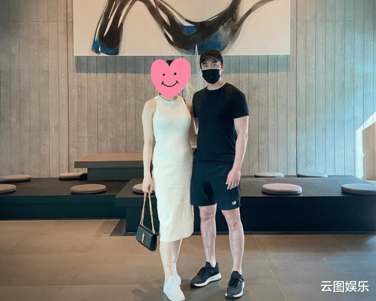 阿娇|赖弘国首晒3婚妻子正面照，美貌出众气质不输阿娇，已怀孕8个月