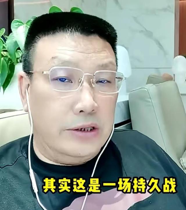 律师|强硬回击！潘克律师直播罕见回应网友质疑，犀利言辞引热议