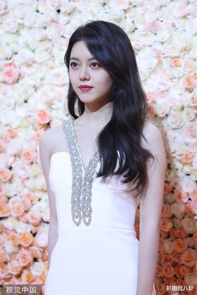 倪妮|兰蔻活动女星比美：金晨脸僵倪妮变丑，赵今麦年纪最小却艳压全场