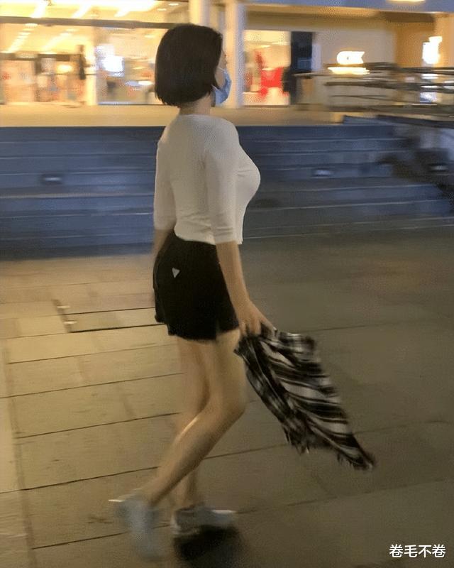 殷桃|什么是顶级身材?殷桃的腰,闫妮的腿,中年女星性感起来太迷人