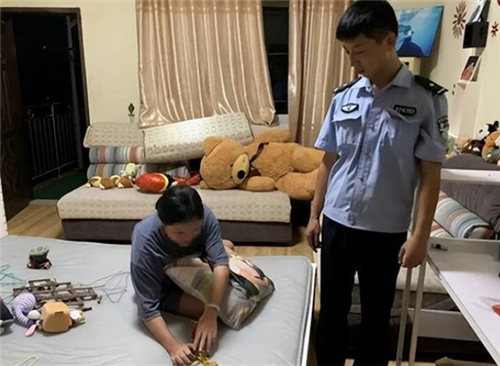 2020年杭州女子误把小偷当丈夫,全程未察觉异常,因开灯酿出血案