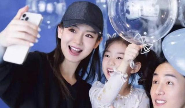 戚薇|戚薇首晒怀二胎孕照，身材纤细没有发福，高调撒糖甜掉牙