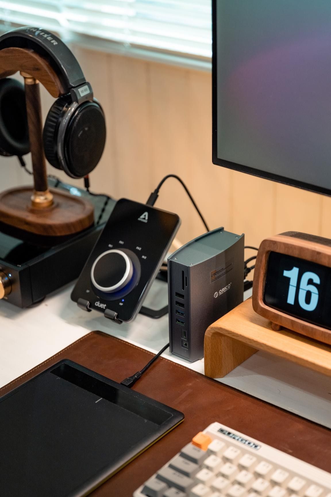 |电脑桌面改造，一个ORICO Type-C 15合1多功能拓展坞就够了