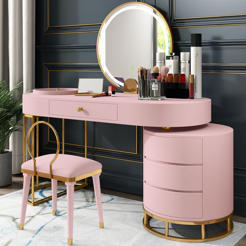 家里的镜子放在哪合适，摆在正确的地方，将大大提高家居幸福感