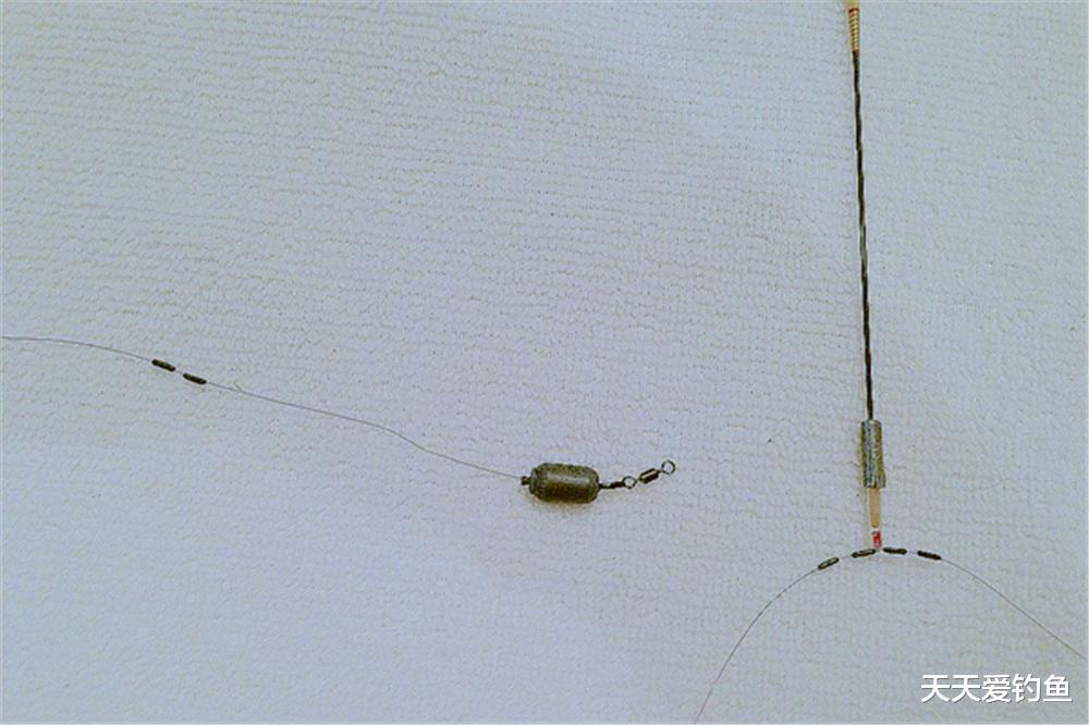 灵敏度|冬季野钓鲫鱼，2种双铅钓组的实战技巧，鱼口轻灵敏度要高