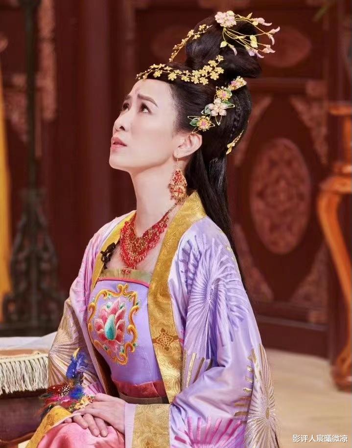 薛凯琪|《无限超越班》:同样是40岁女演员,佘诗曼、薛凯琪演技对比,差异太明显