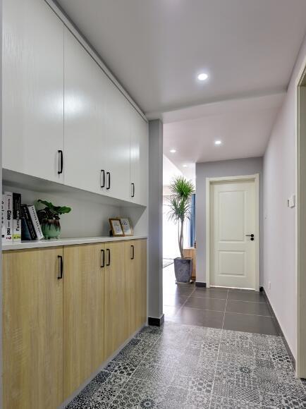 入户还在装鞋柜?其实一点都不实用,直接打一排柜子好处更多!