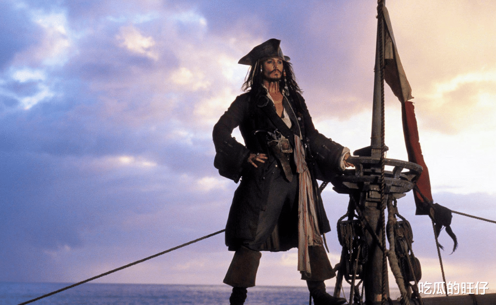 周洁琼|同样二婚:裘花和小16岁美女学霸相亲相爱,德普却被娇妻赶出家门