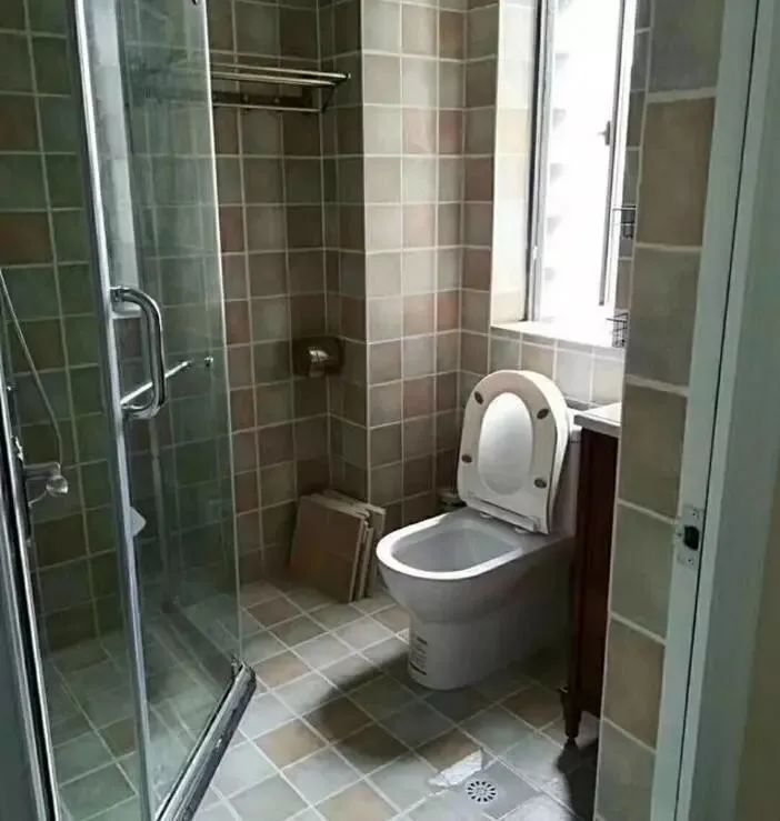 新房刚完工，地砖却被嫌丑，但定制柜是真好！