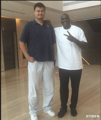姚明|没对比就没伤害！姚明让NBA这些球星 在他身边似小鸟依人