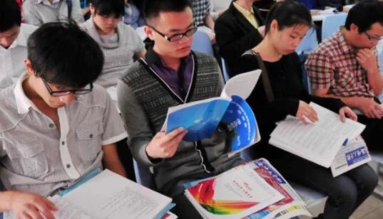 事业单位|好消息席卷事业单位，八类在编人员有望升公务员，老师也在其中？