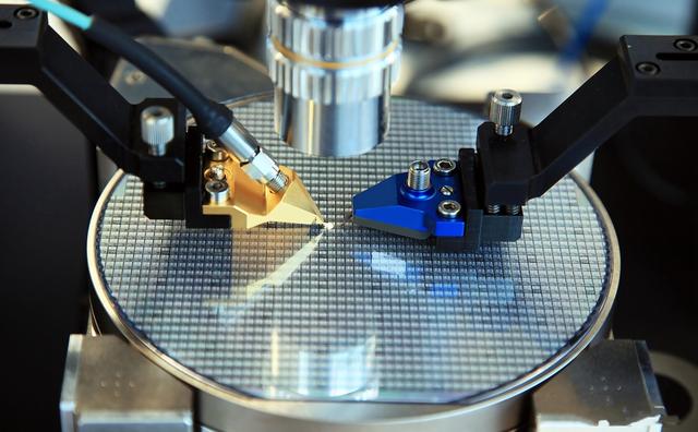 芯片|中企芯片订单飙升11倍！美媒：我们在封锁什么？