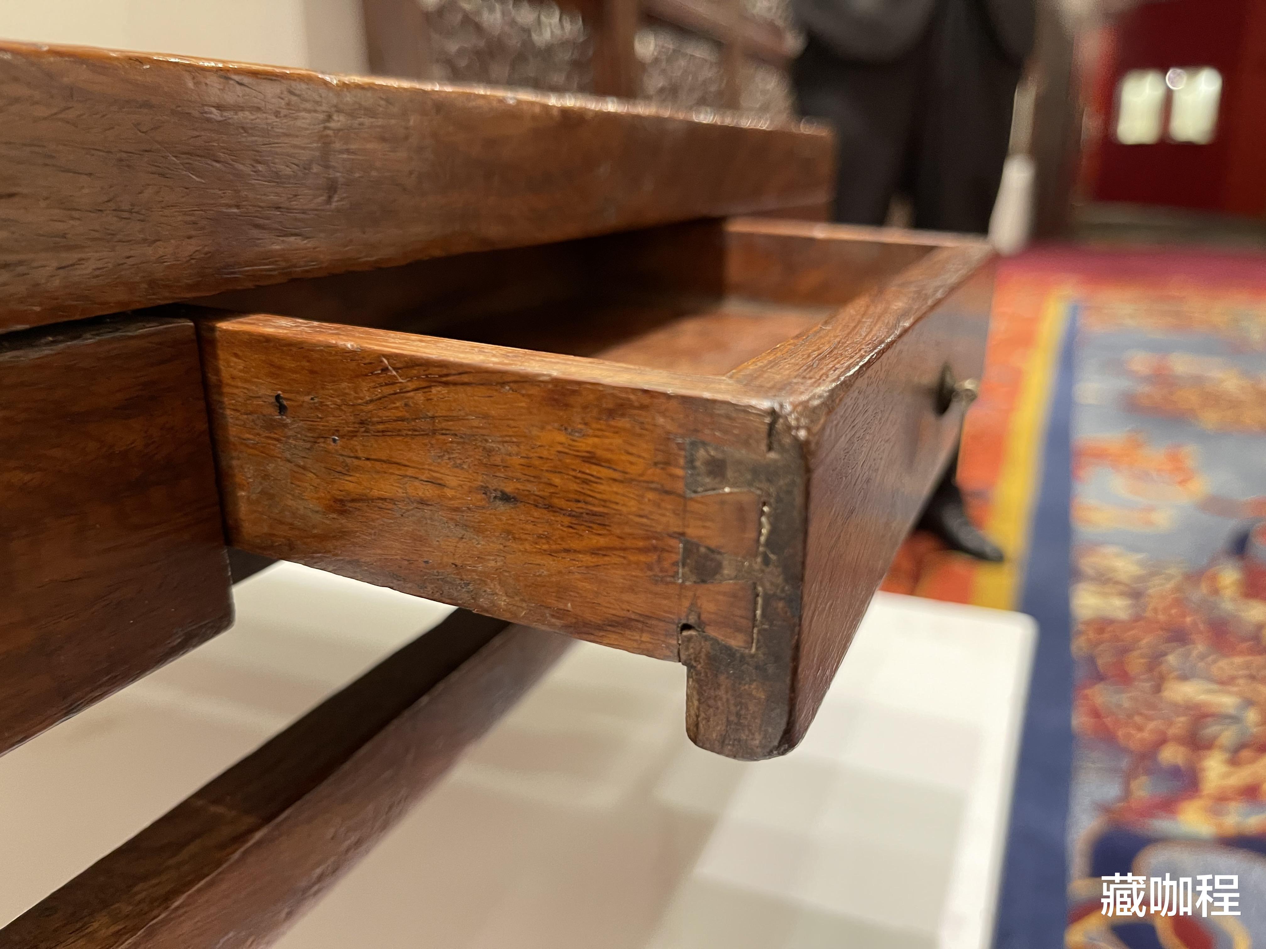 流拍|十年前成交价94.3万,黄花梨三弯腿炕桌结果流拍