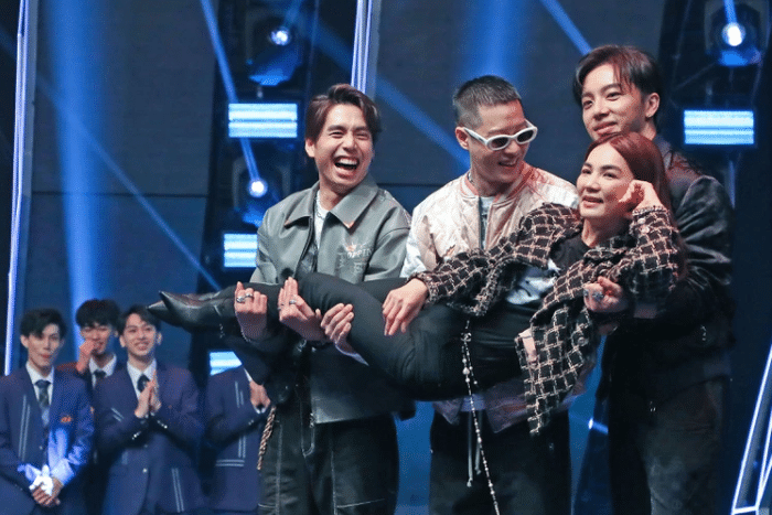 ella|Ella首发声回应节目组48人确诊,公开露面称压力大,已备好退烧药