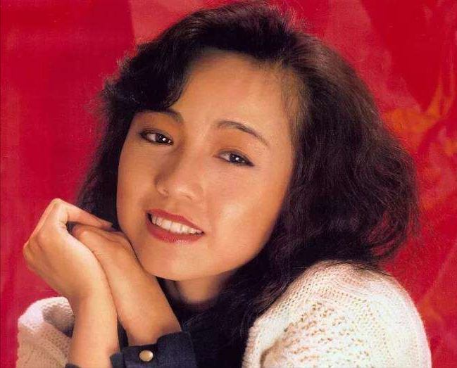 邓萃雯|“小翁美玲”邓萃雯：被父母抛弃，与江华13年的恩怨让人唏嘘