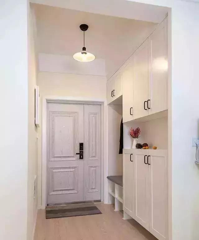 不同户型的玄关鞋柜设计案例,进门就让人有种眼前一亮的感觉