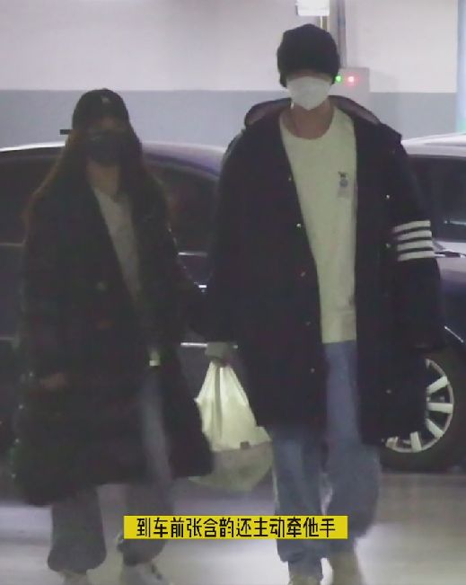 张含韵|张含韵佟梦实一起逛超市，男方表情冷淡心不在焉，与张含韵零交流