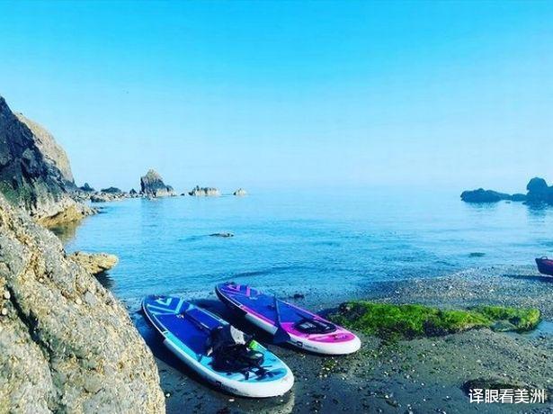 90后|61岁卡罗尔·沃德曼穿红礼服参加节目 优雅性感 粉丝赞:冻龄女神