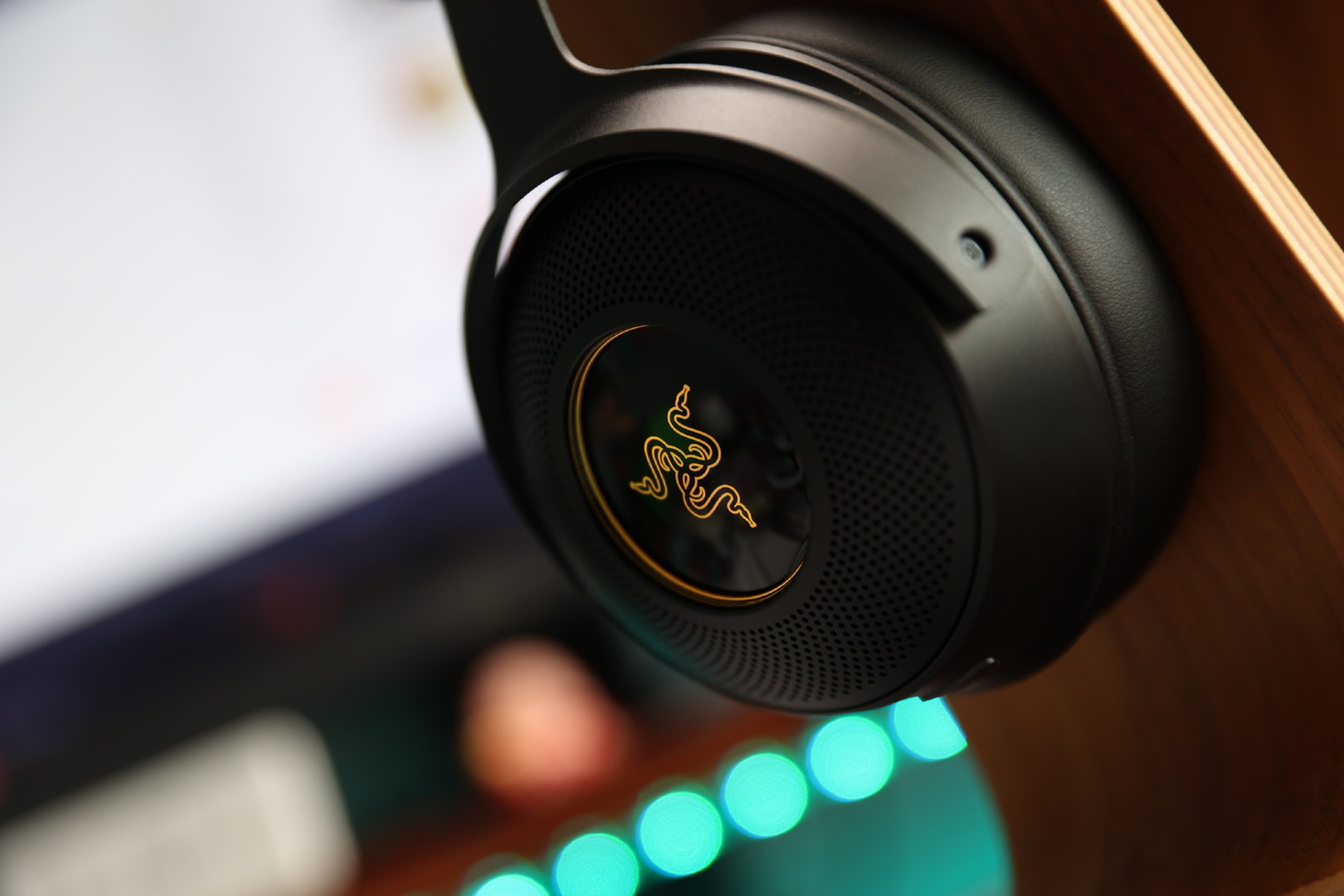 耳机|【擺评】雷蛇新旗舰耳机-北海巨妖V3 PRO上耳体验