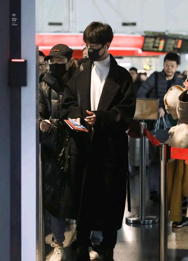 肖战|肖战粉丝将对顾魏的爱从剧中延伸到剧外，顾魏的女朋友值得宠爱！