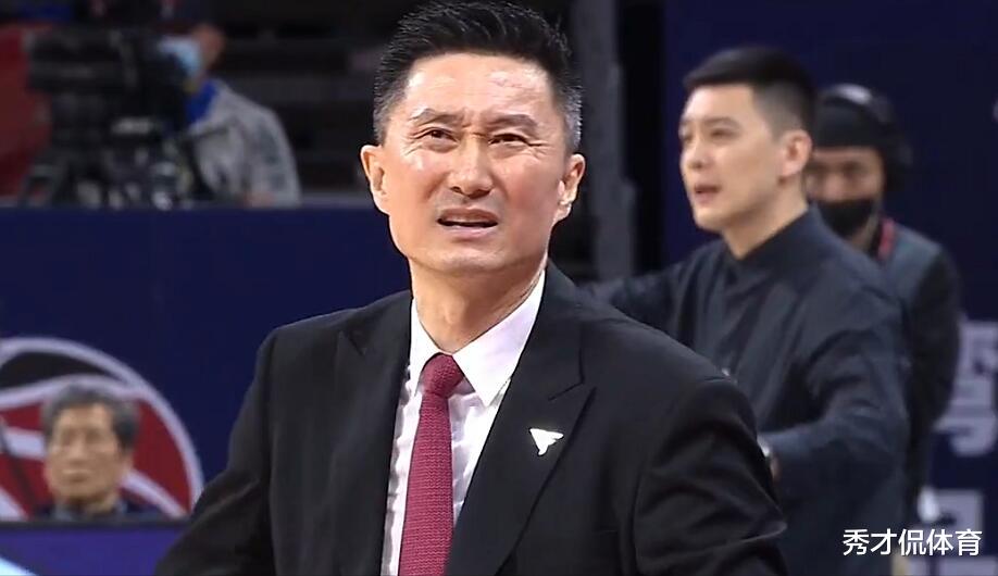 C罗|拿捏！广东输球杜锋却给杨鸣上课，极致小阵容太杀人，徐杰一战封神