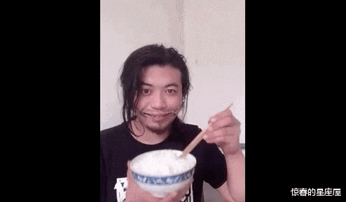 “无用发明家”手工耿:每一件发明都让网友笑断气,现成全村首富