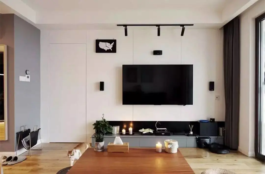 越来越多家庭选择隐形门，充当隔断营造私密空间，真聪明