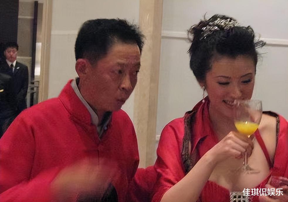 王志文|情场浪子收心了?王志文迎娶亿万富婆陈坚红,原因那么简单