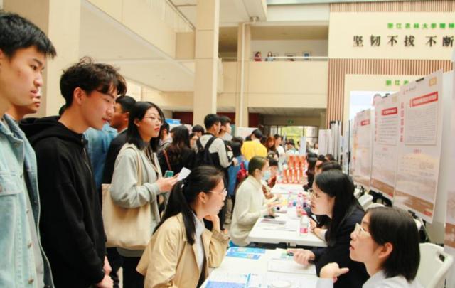 国企|中铁十二局招聘,五险二金,高薪且还有补贴,很看重优秀人才