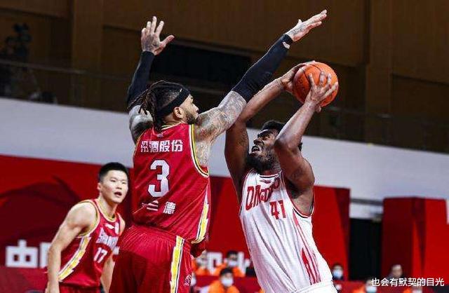 张镇麟|杜锋冤枉莫兰德,争议裁判仗义出手,辽篮大将沉冤得雪