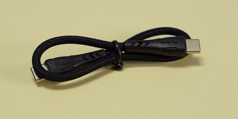 移动游戏|麦多多磁吸充电宝体验：MagSafe完美适配，iPhone13最佳伴侣